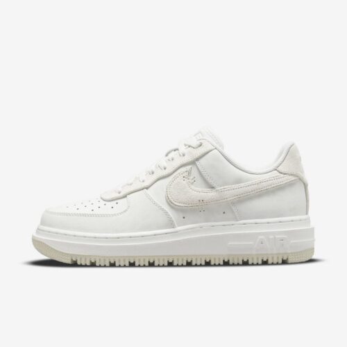 Кросівки Nike Air Force 1 Luxe DD9605-100