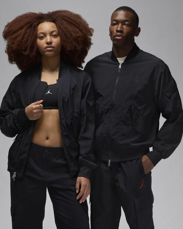 Куртка Nike M J Ess Stmt Ltwt Rngd Jkt FN4623-010
